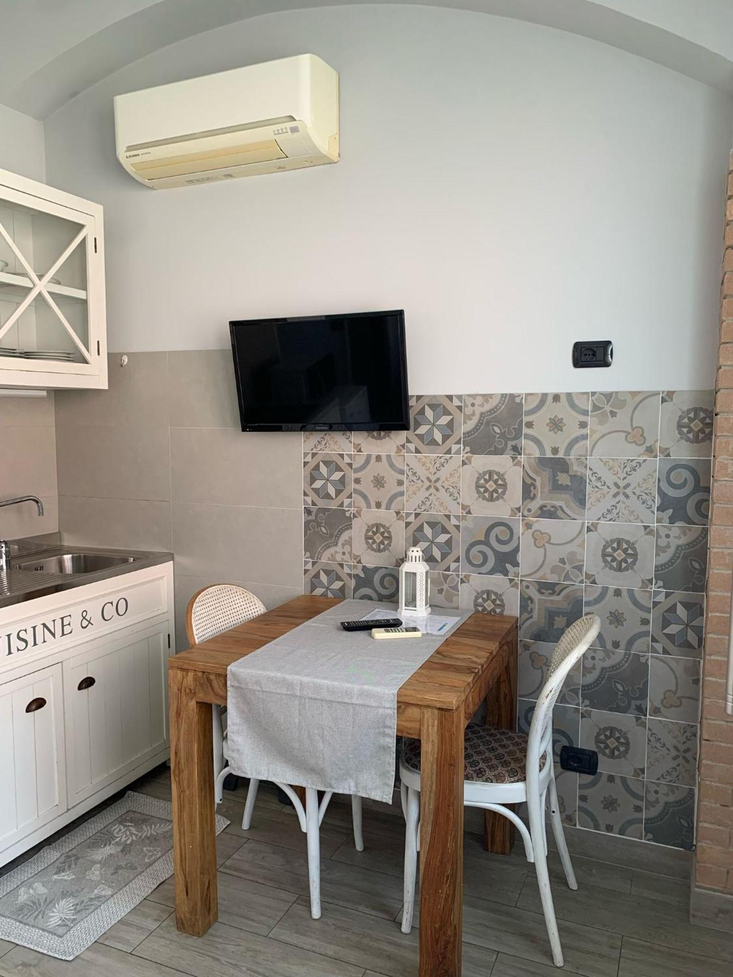 Casa Vacanze Sangiacomo App Ambra Santo Stefano al Mare Exterior foto
